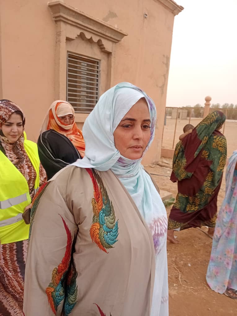 العز منت البوساتي تقود حراكا استثنائيا لإنجاح التحضير لاستقبال الرئيس غزواني في بنشاب