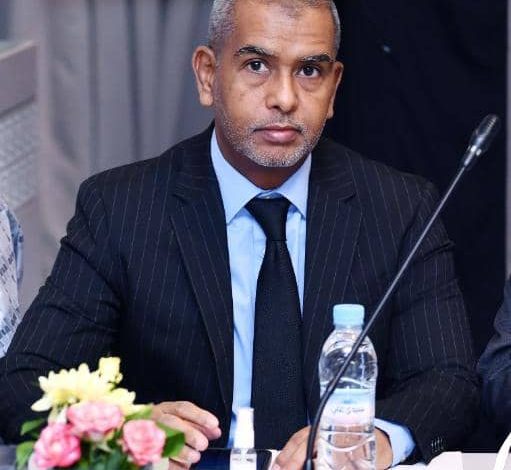 شخصية قانونية وخبرة مهنية تمتد لنحو ثلاثة عقود