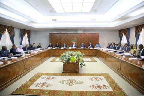 الحكومة تدخل في اجتماعها الطارئ