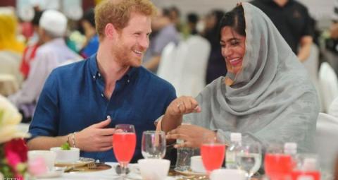 الأمير هاري يحضر إفطارا رمضانيا في سنغافورة  مع مسلمين