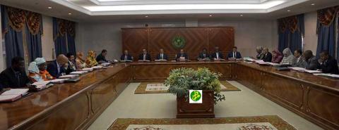 رئيس الجمهورية:  يبدأ أنشطته بترؤس اجتماع الحكومة  (تفاصيل)