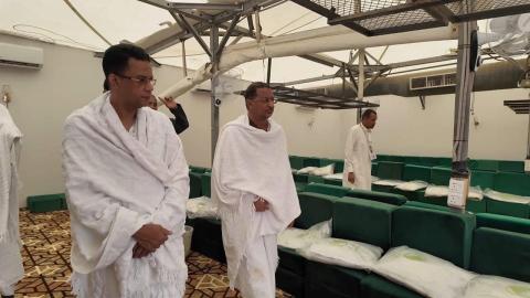 وزير الشؤون الإسلامية يتفقد مخيم الحجاج الموريتانيين بمنى