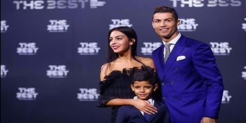 نجم ريال مدريد الإسباني كريستيانو رونالدو يحدّد موعد زواجه